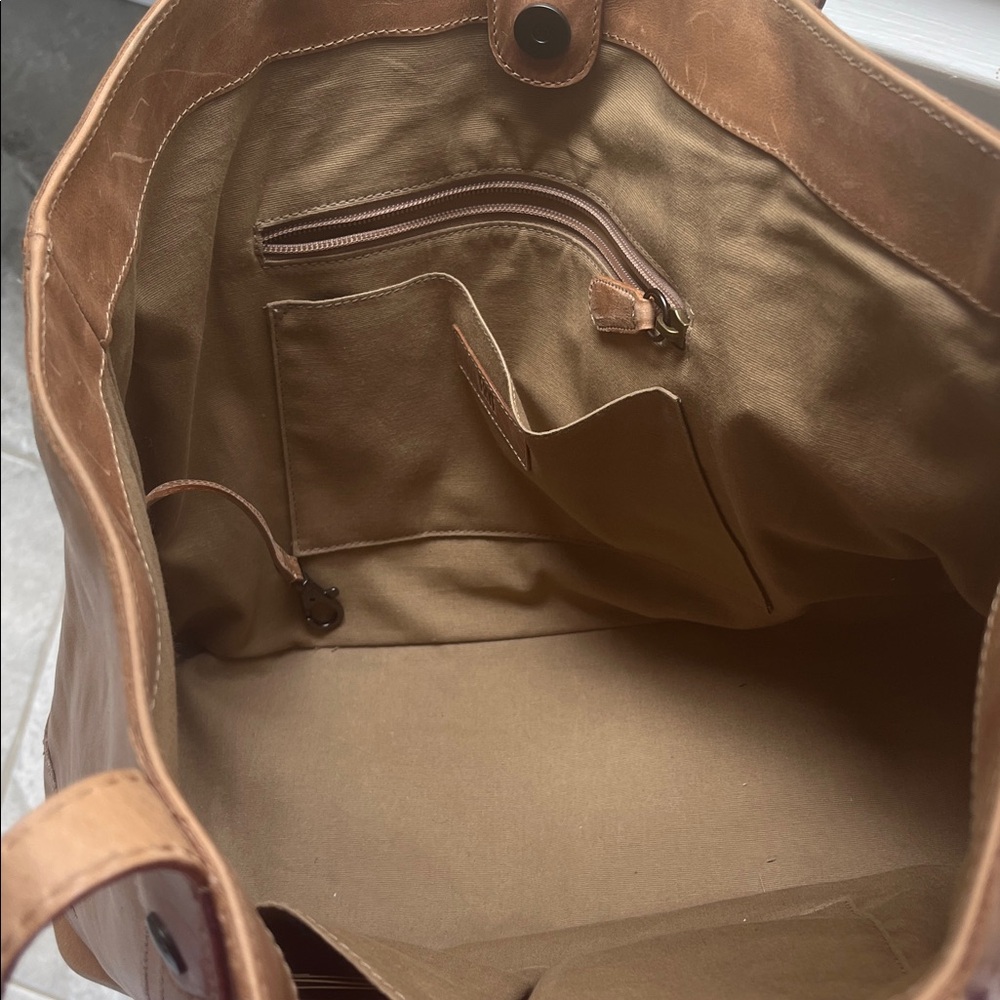 Authentic Frye Tan Leather Tote Bag Great Condition - Picture 9 of 16